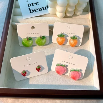 Годишният хладен бриз, творчески Плодови обеци, Сладки обеци от смола с ябълки, моркови и ягоди, елегантни обеци в модерен стил за жени