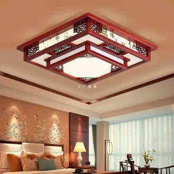 Тавана лампа в китайски стил в дневната, правоъгълна спалня, антикварен масив дърво