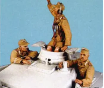 35426 Фигурка от смола на германски войник на Втората световна война, фигурки на екипажа на танк, небоядисана, в разглобено вид 1:35